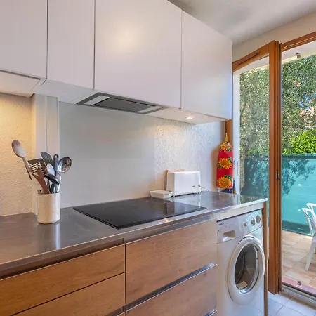 Holiday home Les Mimosanes-4 By Interhome