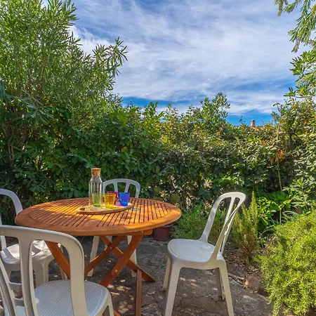 펜션 Les Mimosanes-4 By Interhome 봄레미모사